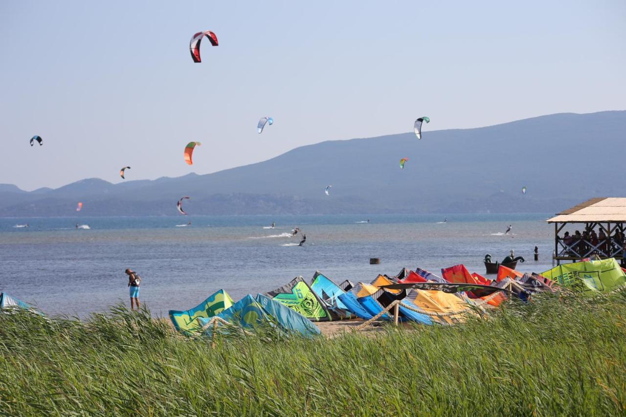 Apartments By The Sea Blace, Neretva Delta - Usce Neretve - 16068 Kültér fotó