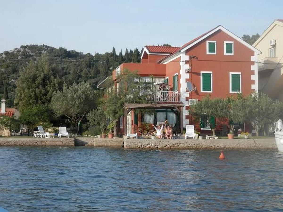 Apartments By The Sea Blace, Neretva Delta - Usce Neretve - 16068 Kültér fotó