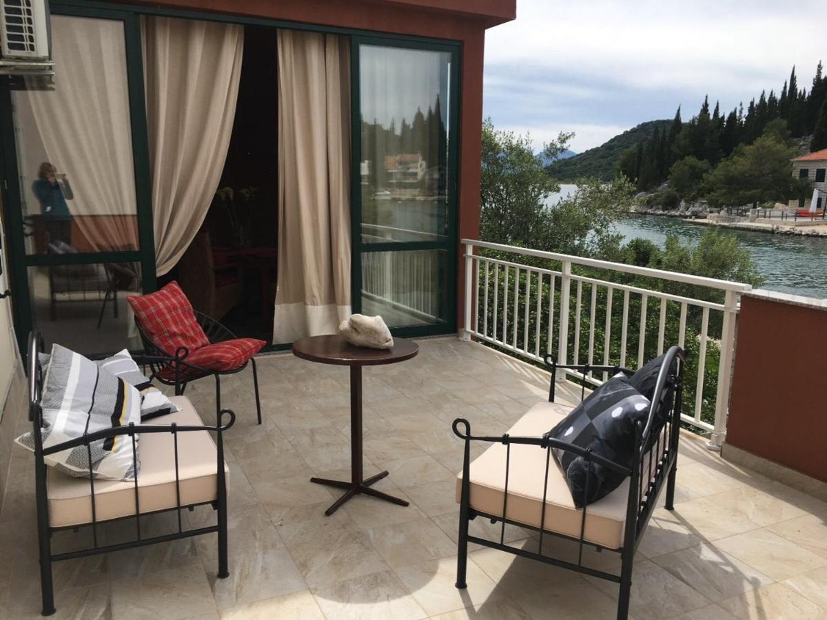 Apartments By The Sea Blace, Neretva Delta - Usce Neretve - 16068 Kültér fotó