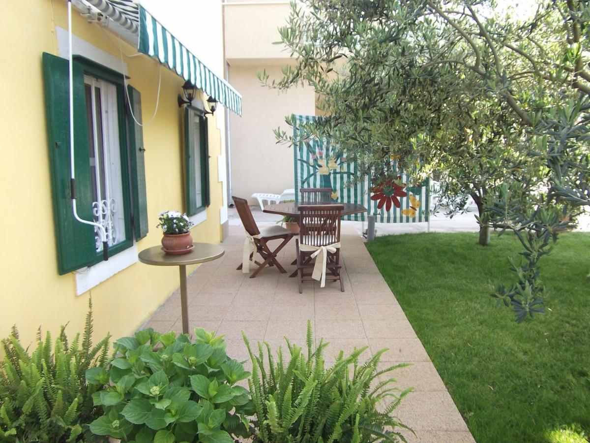 Apartments By The Sea Blace, Neretva Delta - Usce Neretve - 16068 Kültér fotó